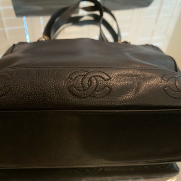 Chanel Purse 100% authentic!- Black Caviar - Picture 6 of 14